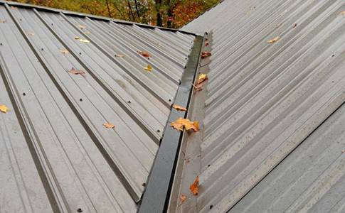 IceArmour melts snow and ice on metal roof eaves